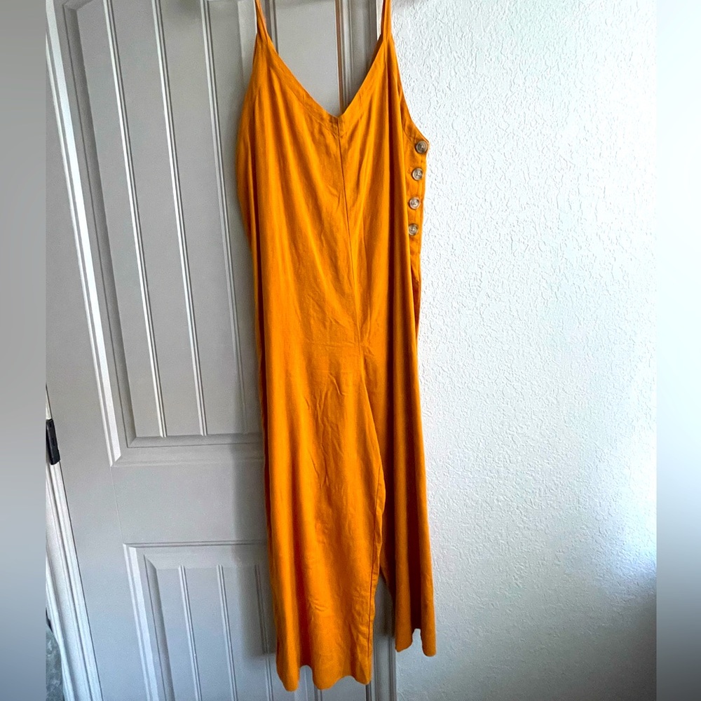 Urban Outfitters jumpsuit size M!